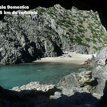 Nyaraló Casa Nel Centro Di Carbonia